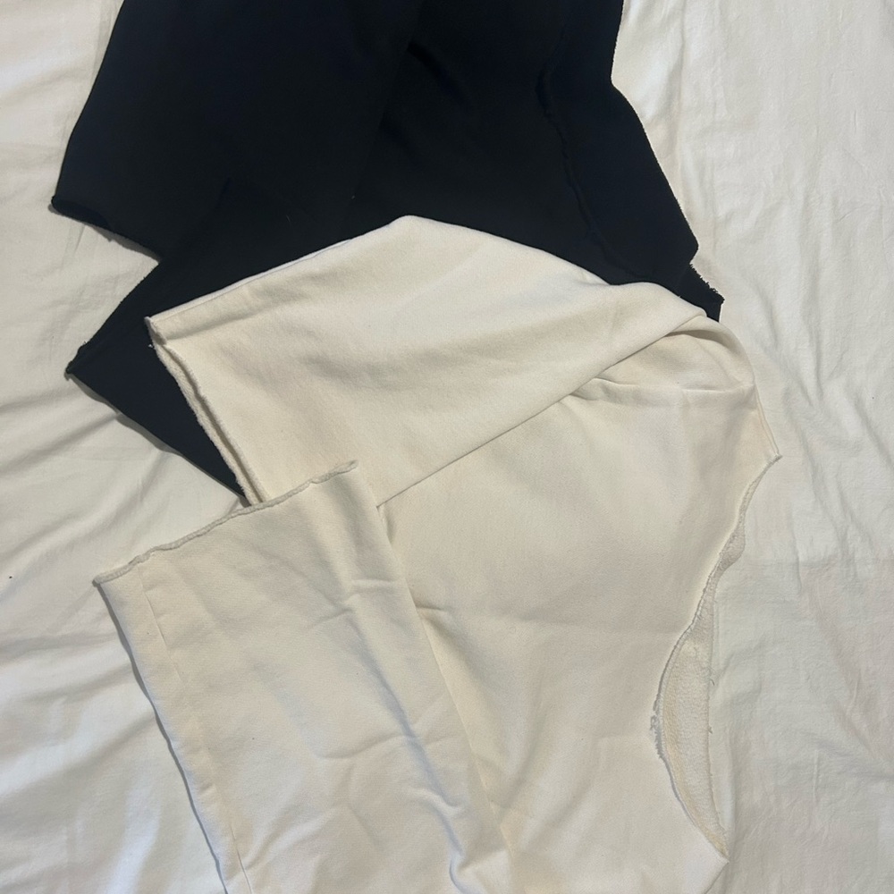 ALO Yoga Black and Cream Crop Tops